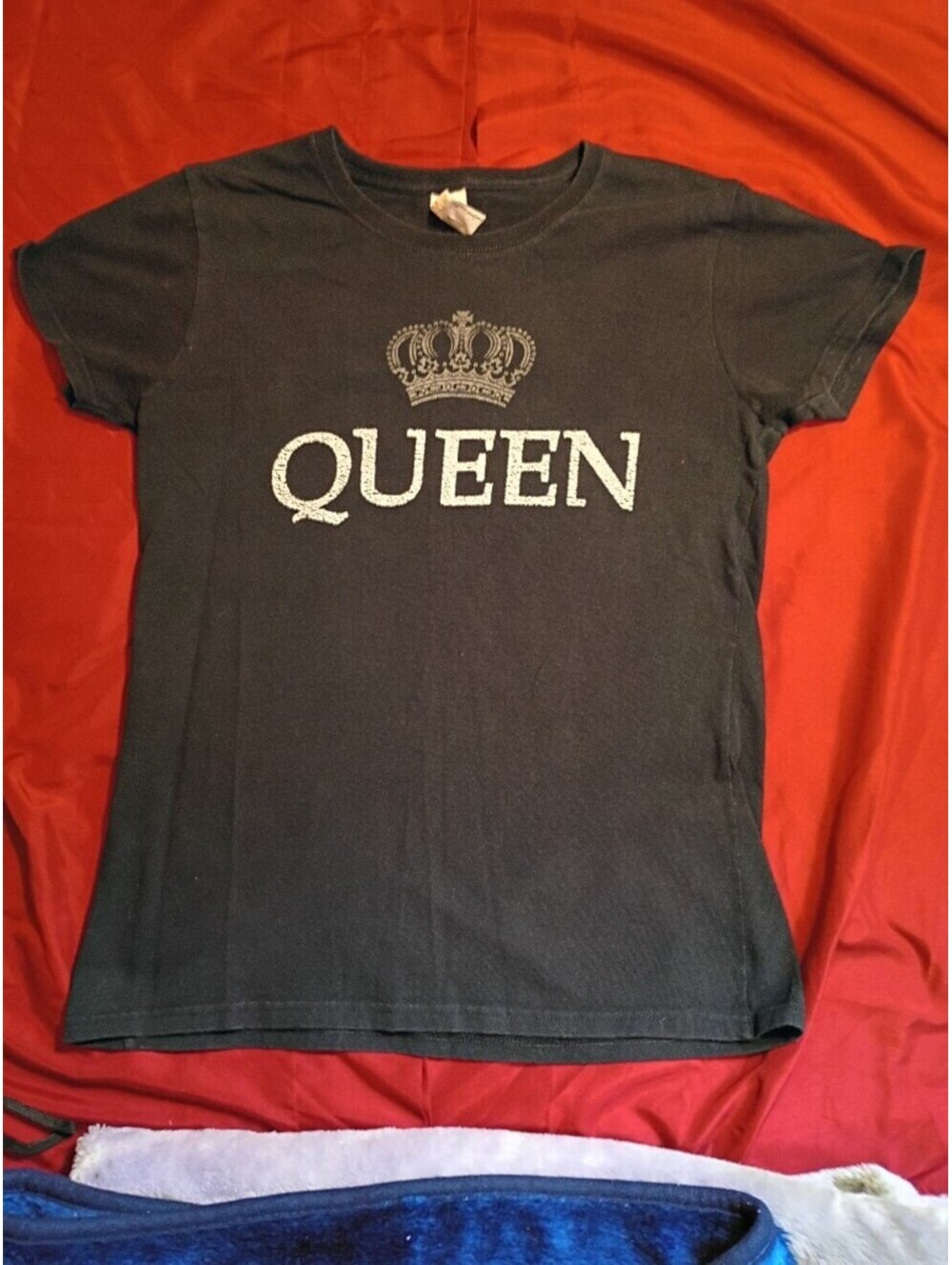 Gildan Heavy Cotton Ladies Medium Black Queen Graphic T-Shirt